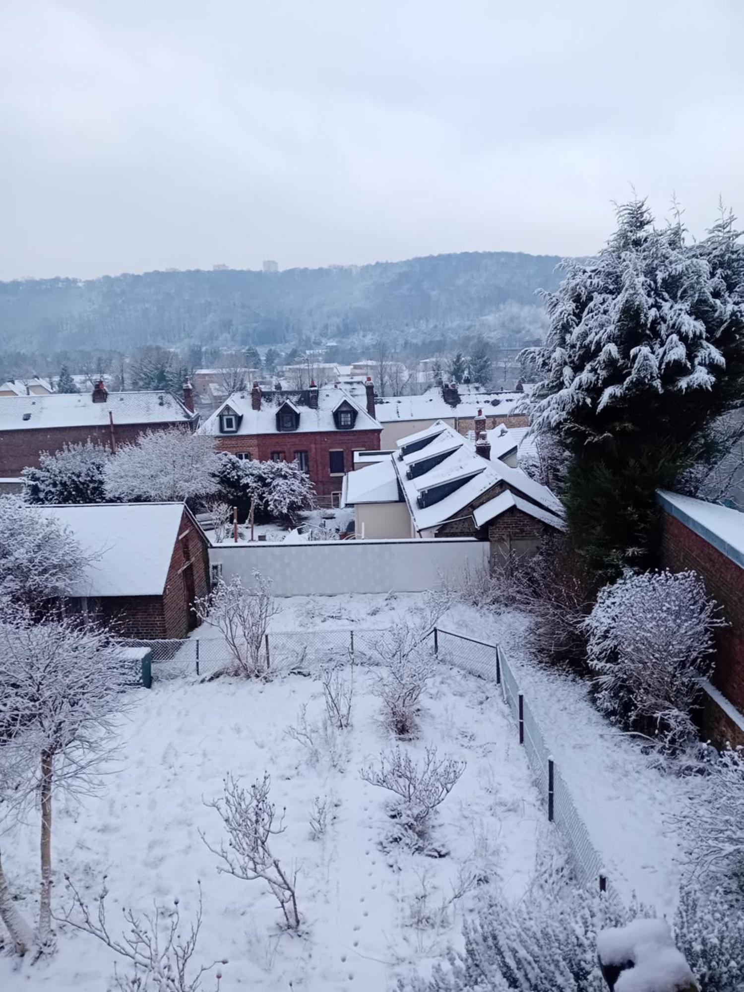 Deville-les-Rouen Le Nid Normand Avec Terrasse - Stationnement Facile Et Gratuit - 5 Min Seine 아파트 외부 사진